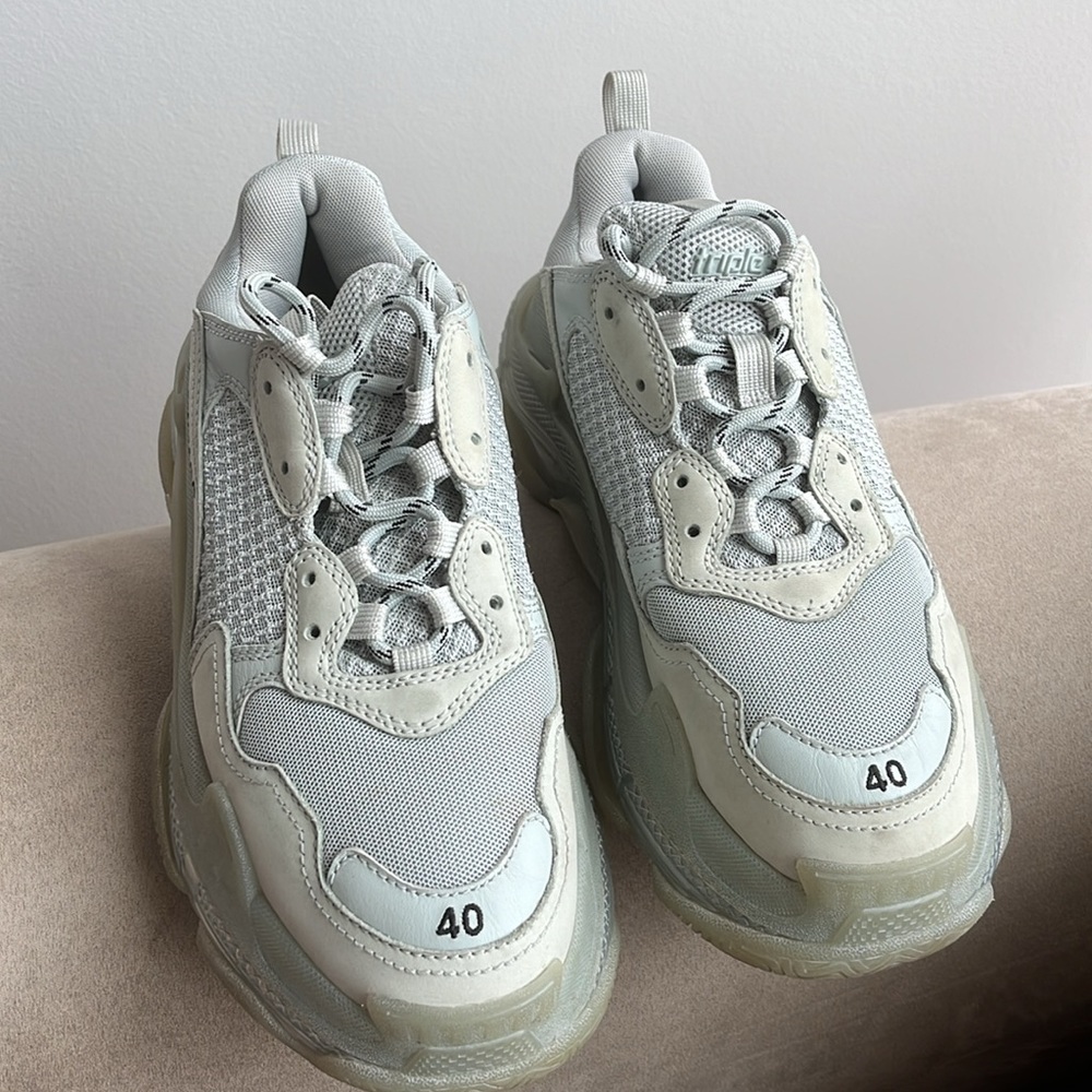 Women’s Pearl Gray Triple S Balenciaga Size 40 (10)